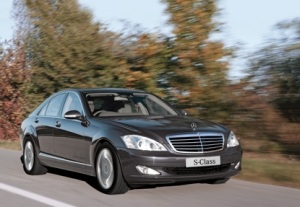 Xe bạc tỷ đưa đón khách tại Vinpearl Luxury Nha Trang - 1