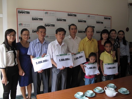 Liên tục nhiều bạn đọc góp vở tặng vùng sâu vùng xa - 1