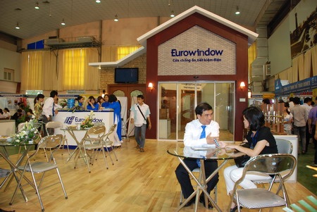 Eurowindow đạt TOP 10 Sao Vàng đất Việt 2011 - 1