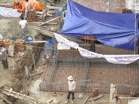 Hàng chục hộ dân ồ ạt xây nhà không phép tại quận Cầu Giấy - 7 Hàng chục hộ dân ồ ạt xây nhà không phép tại quận Cầu Giấy - 7