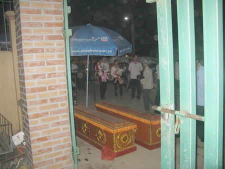  Không khởi tố vụ “khủng bố” bằng quan tài