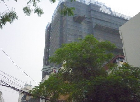 Thanh tra Bộ Xây dựng yêu cầu đình chỉ tòa nhà số 20 Núi Trúc - 1 Thanh tra Bộ Xây dựng yêu cầu đình chỉ tòa nhà số 20 Núi Trúc