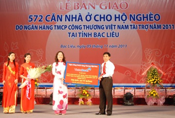 VietinBank trao 572 căn nhà cho các hộ nghèo ở tỉnh Bạc Liêu - 1 VietinBank trao 572 căn nhà cho các hộ nghèo ở tỉnh Bạc Liêu - 1