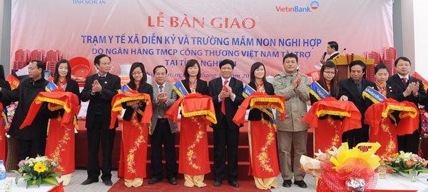 VietinBank: Bàn giao Trạm y tế và Trường mầm non tại Nghệ An - 4 VietinBank: Bàn giao Trạm y tế và Trường mầm non tại Nghệ An - 4