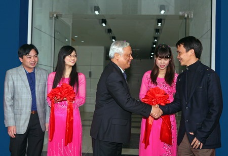 Phó chủ tịch Quốc hội Uông Chu Lưu cắt băng khánh thành văn phòng FLC Landmark Tower - 3