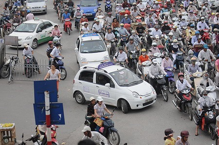 Hà Nội: Việc cấm xe tải trọng trên 1 tấn là chủ trương đúng đắn - 1 Hà Nội: Việc cấm xe tải trọng trên 1 tấn là chủ trương đúng đắn - 1