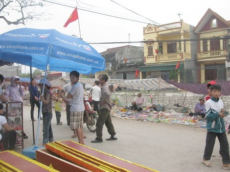 Công an điều tra vụ gia đình liệt sỹ bị “khủng bố” bằng quan tài - 1 Công an điều tra vụ gia đình liệt sỹ bị “khủng bố” bằng quan tài