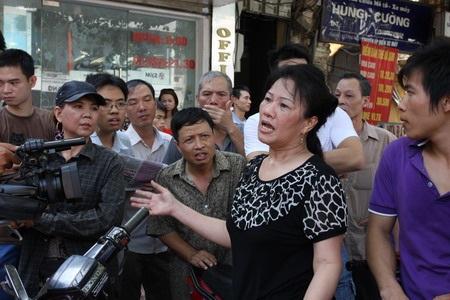 Bài 25: Vụ án 194 phố Huế: Đề nghị UBTP Quốc hội giám sát quá trình truy tố, xét xử - 3 Đại diện gia đình số 194 phố Huế đau xót trình bày lại vụ việc cưỡng chế
