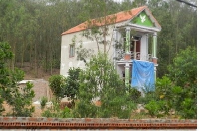 Dân ngang nhiên chiếm đất, xây nhà trái phép - 1 Căn nhà 2 tầng của Lâm Văn Thành được cho là xây trái phép