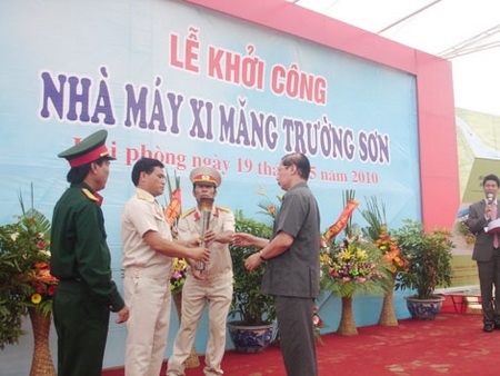 Phó Chủ tịch Quốc Hội Nguyễn Đức Kiên về tham dự lễ khởi công nhà máy