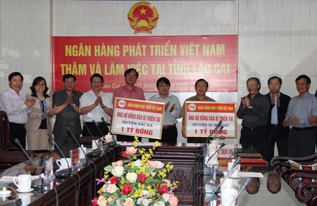 Ngân hàng VDB hỗ trợ đồng bào Lào Cai thiệt hại nặng vì mưa đá - 1 Ngân hàng VDB hỗ trợ đồng bào Lào Cai thiệt hại nặng vì mưa đá