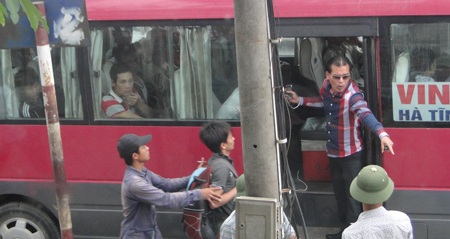 Dư luận đề nghị Công an TP. Hà Nội mạnh tay trấn át nạn xe dù, đảm bảo