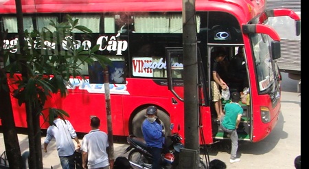 Bài 11: Vụ “vỡ trận” bến xe Mỹ Đình: Sở GTVT “trảm” 313 lượt xe - 4 Dư luận đề nghị Công an TP. Hà Nội mạnh tay trấn át nạn xe dù, đảm bảo
