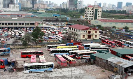 Bài 18: Vụ “vỡ trận” bến xe Mỹ Đình: Xử lý kiểu “Đầu voi, đuôi chuột” - 1 Hình ảnh các bãi xe dù cạnh bến xe Mỹ Đình trước khi báo Dân trí phản ánh tình trạng vỡ trận