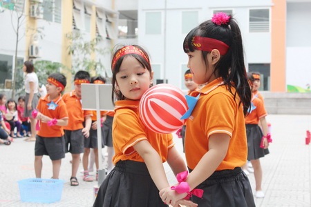 Cần chuẩn bị những gì cho con vào lớp 1? - 5 Tham gia lớp Hành trang để trẻ bớt bỡ ngỡ thời kỳ chuyển giao