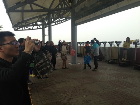 Các du khách tuyệt đối phải tuân phải tuân thủ rất nhiều qui định nghiêm ngặt.