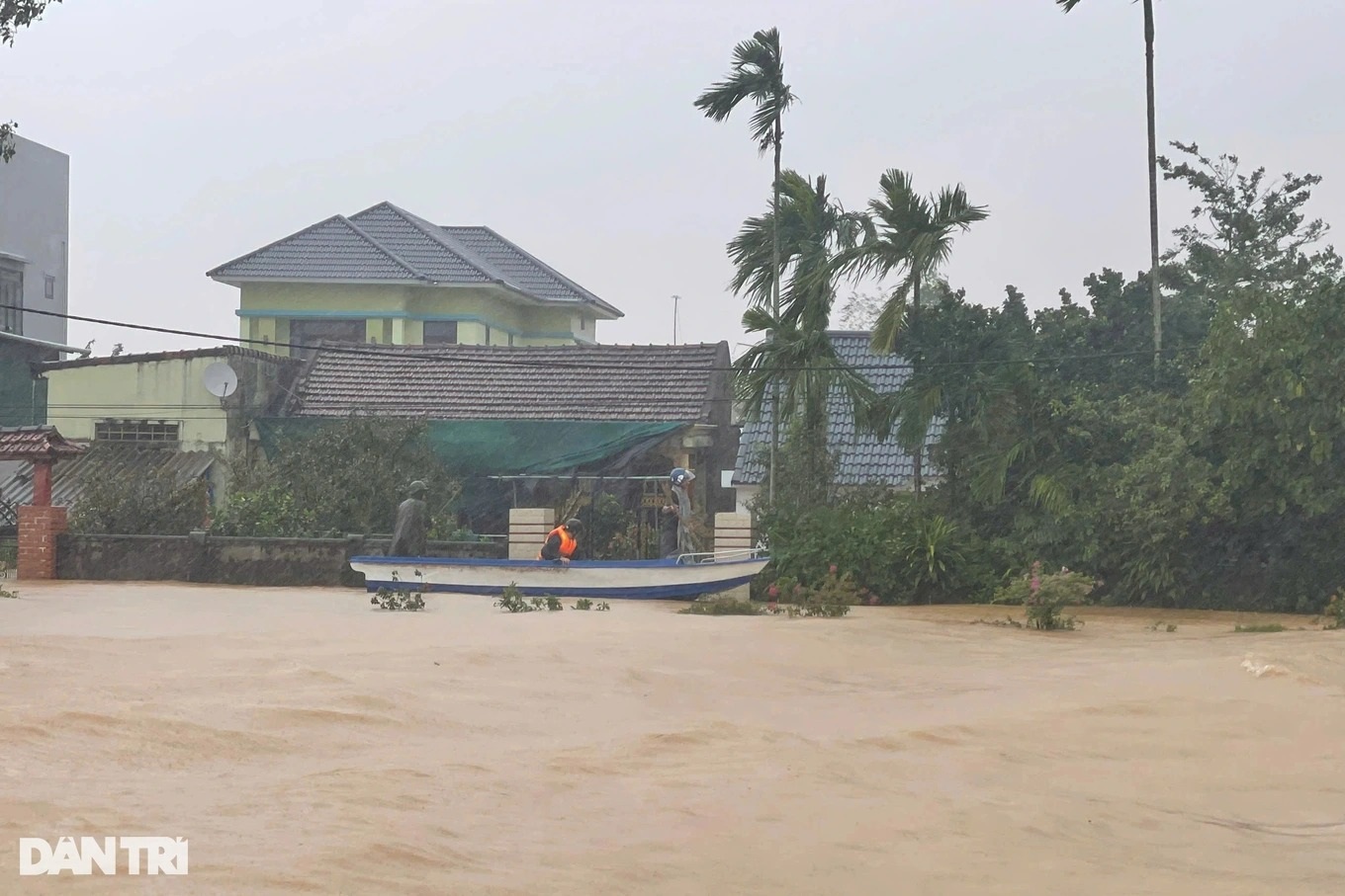 Four die in Quang Binh flooding