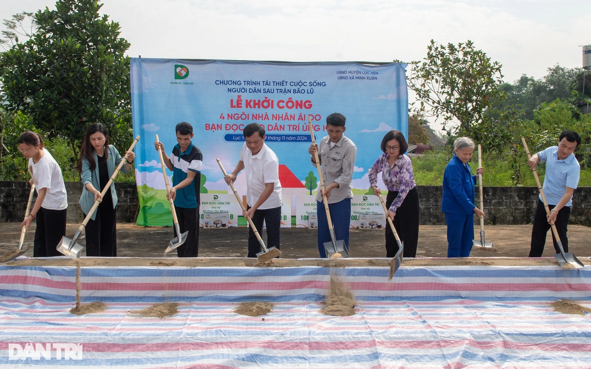 View - Dantri/Dtinews builds four houses for Yen Bai flood victims