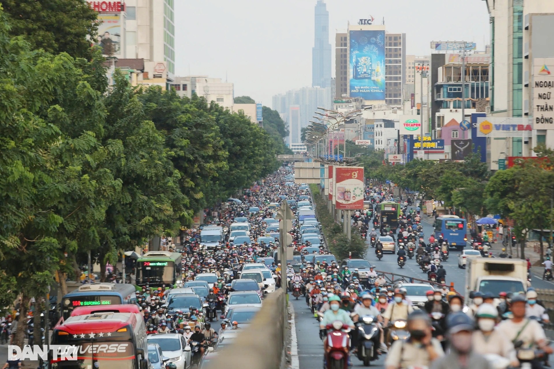 View - Increased road congestion near Tan Son Nhat Airport during year-end