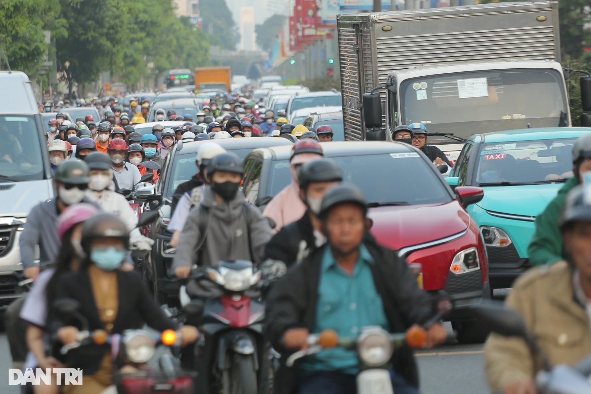 View - Increased road congestion near Tan Son Nhat Airport during year-end