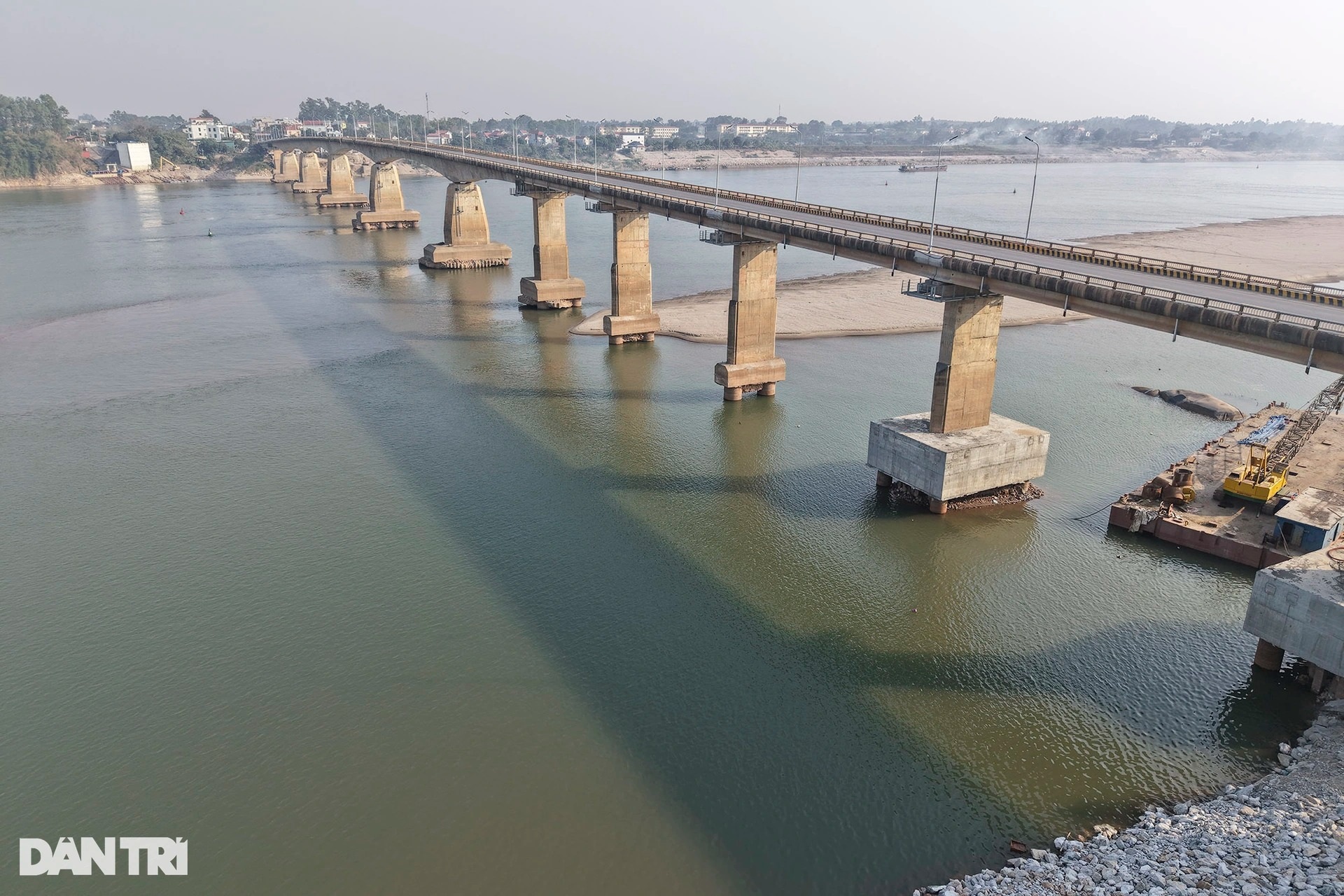 View - Bridges show foundation on drying rivers