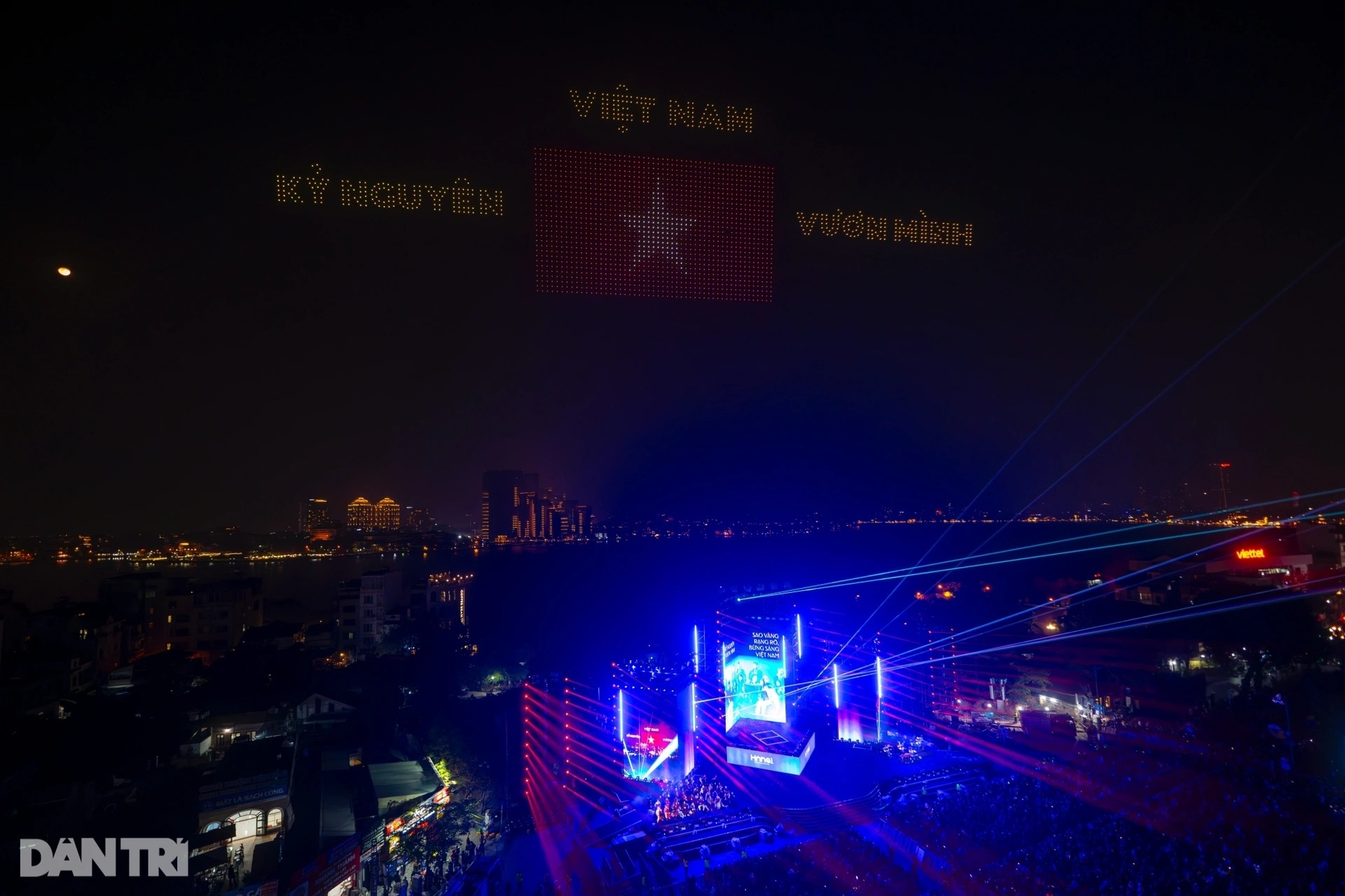 View - Huge drone show lights up Hanoi