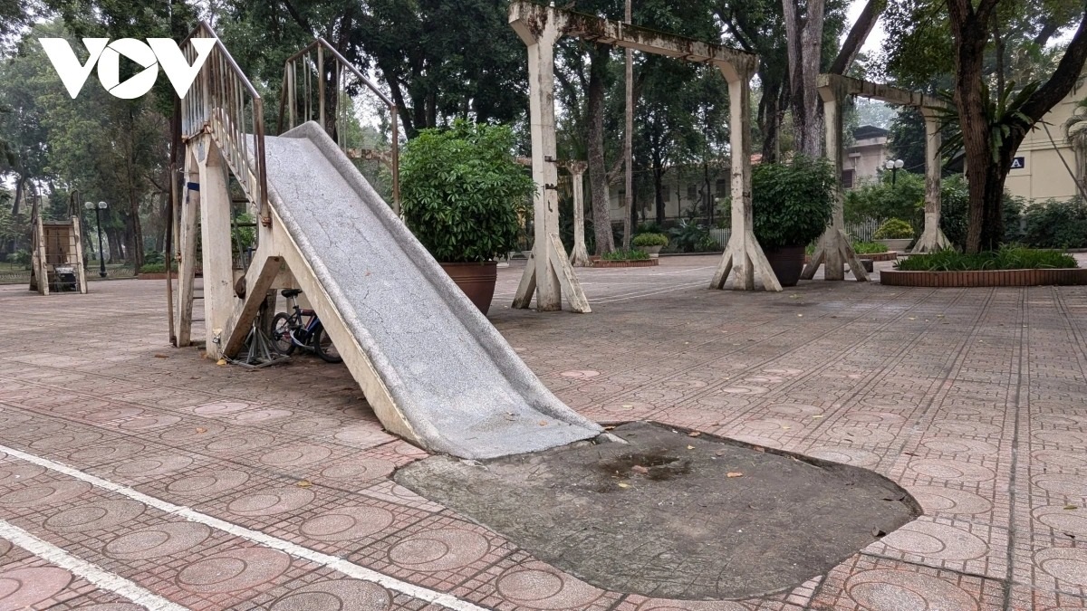 View - Hanoi Botanical Garden deteriorates due to delayed renovation
