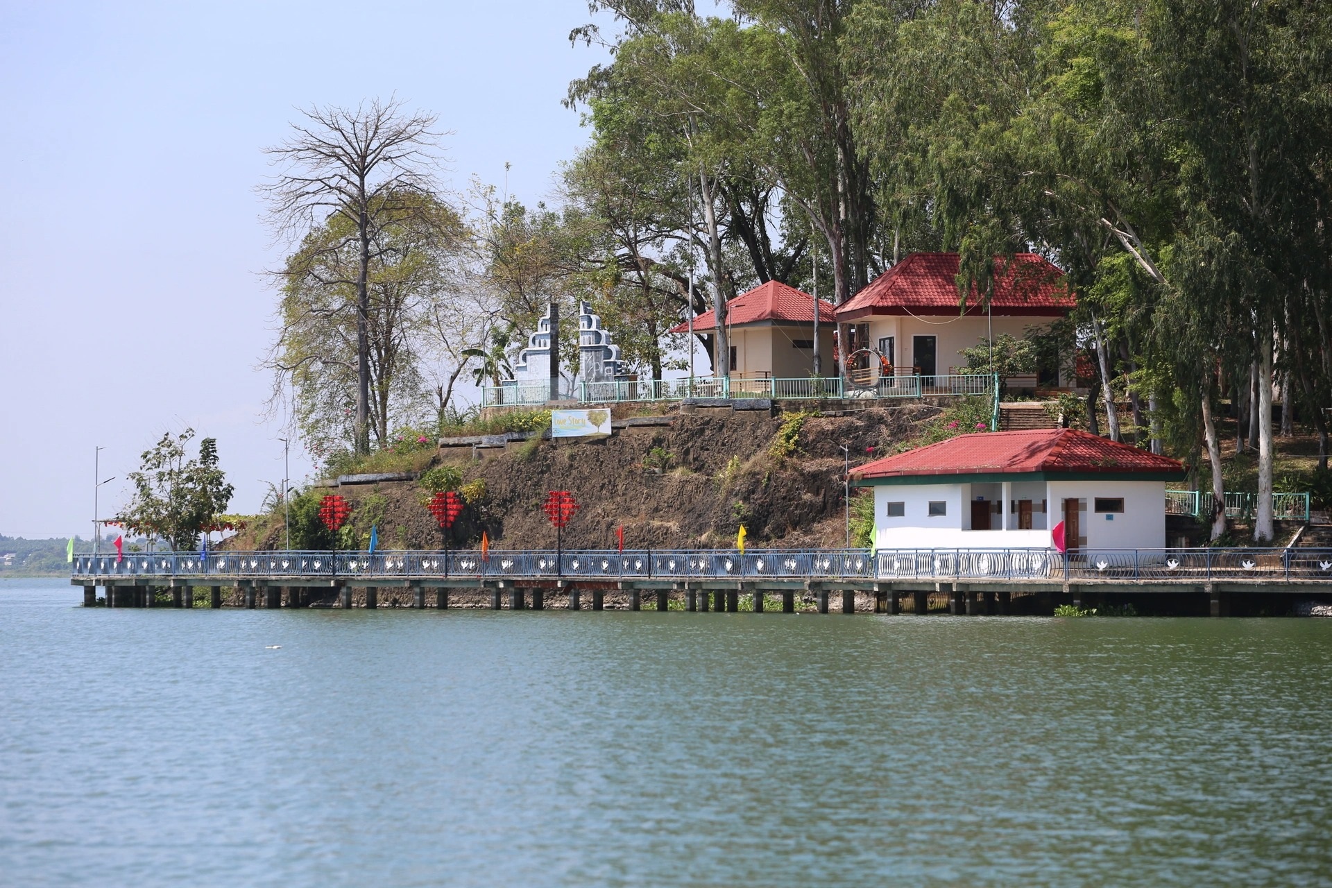 View - Violations discovered at Tri An Hydropower Reservoir tourism project