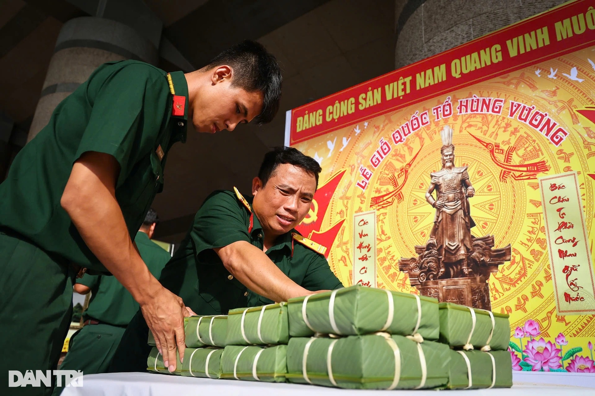 View - Hundreds compete in Chung cake wrapping contest to honour Hung Kings