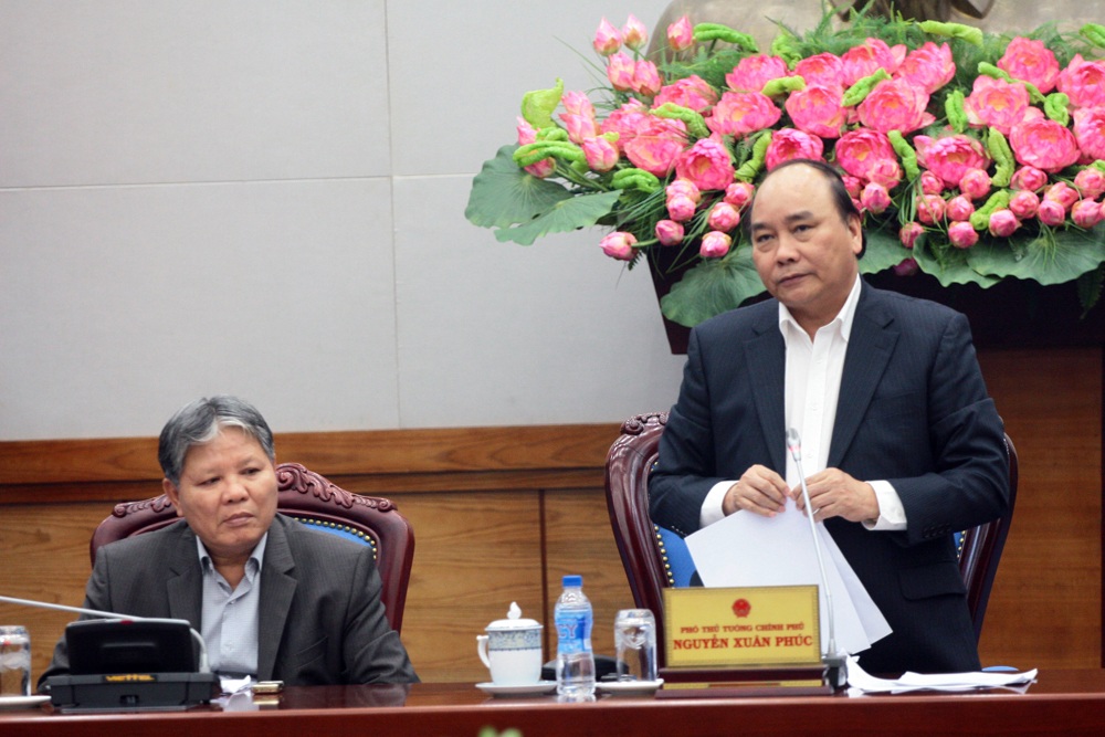 Cơ sở dữ liệu quốc gia về dân cư: “Cưỡi lưng hổ”, không thể không làm - 1 Phó Thủ tướng Nguyễn Xuân Phúc chủ trì hội nghị.