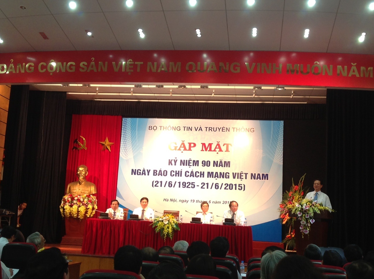 “Người phát ngôn” không bao giờ nói gì!