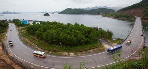 Thanh tra Chính phủ công bố nhiều sai phạm trên địa bàn Quảng Ninh - 2 Cầu Vân Đồn (Ảnh: Người Lao Động).