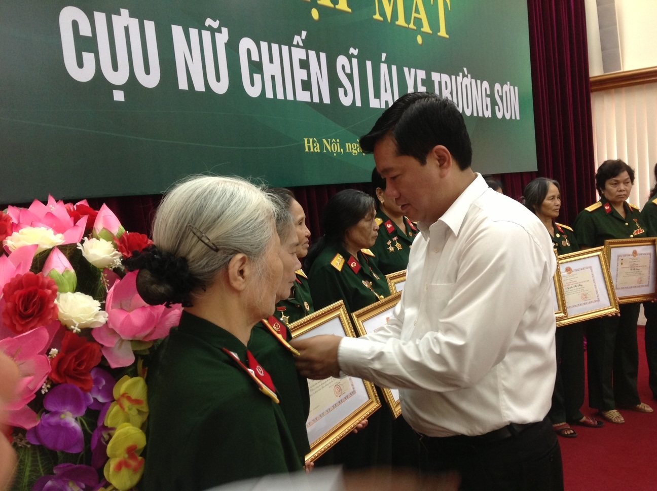 Nữ chiến sĩ lái xe Trường Sơn 46 năm giữ bên mình chiếc đồng hồ của Bác