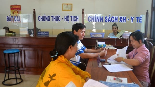 Nhận thức, quản lý về hộ tịch chưa đáp ứng yêu cầu - 1 Tới năm 2024 tất cả người dân đều được đăng ký hộ tịch (Ảnh minh họa: Pháp luật TPHCM)
