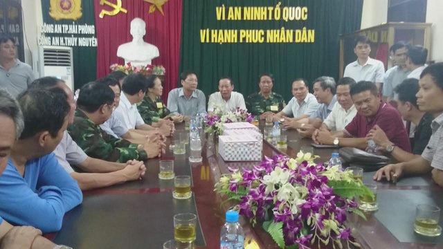 Hơn 60 giờ nghẹt thở truy bắt nghi phạm sát hại 4 bà cháu - 4 Lãnh đạo tỉnh Quảng Ninh, Hải Phòng chúc mừng Ban chuyên án.