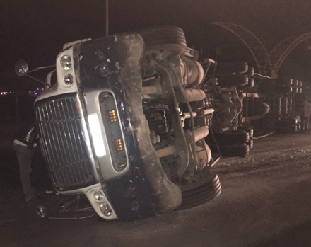 
Vụ việc xảy ra vào ban đêm vắng người tham gia giao thông nên không có ai bị nạn oan.
