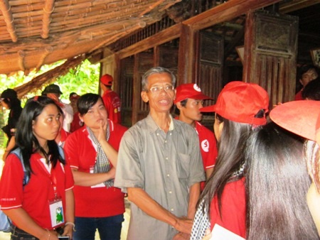 Nghe kể về cuộc đời và sự nghiệp của tướng Giáp