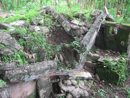 Hầu hết các nhà giam đã bị sập 