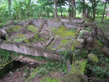 Hầu hết các nhà giam đã bị sập 