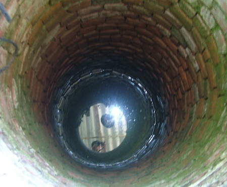 Dân thành phố “chết khát” vì nguồn nước nhiễm bẩn