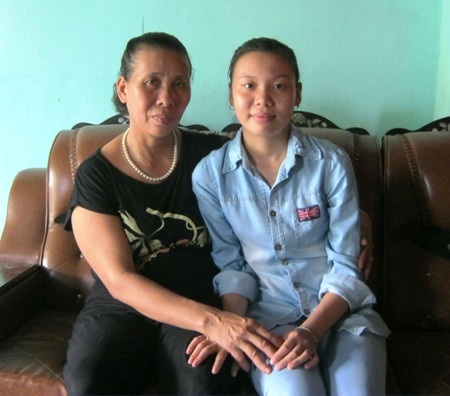 Thấu hiểu sự khó khăn, vất vả của ba, mẹ nên em càng quyết tâm học tập tốt.