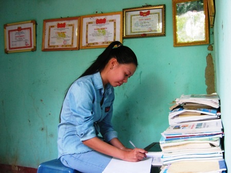 Thấu hiểu sự khó khăn, vất vả của ba, mẹ nên em càng quyết tâm học tập tốt.