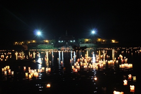 Sông Thạch Hãn lung linh, huyền ảo (Ảnh: Đăng Đức)