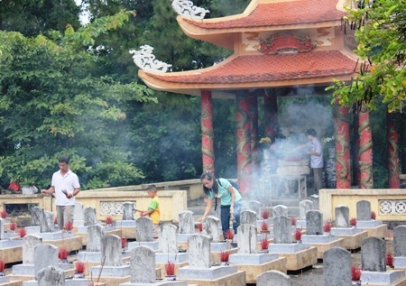 Các anh nằm xuống cho đất nước Việt Nam mãi trường tồn