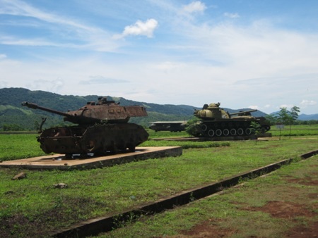 Nhiều phương tiện chiến tranh hiện đại được Mỹ - Ngụy sử dụng