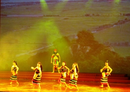 Tiết mục thể hiện tình đoàn kết, hữu nghị 4 nước