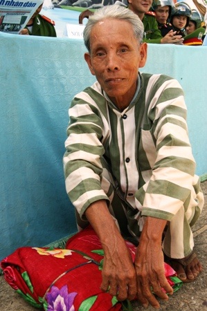 Niềm vui của một phạm nhân cao tuổi sắp trở về đoàn tụ với gia đình