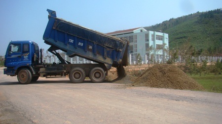 Tuyến đường dẫn vào nơi an táng Đại tướng đang được gấp rút thi công