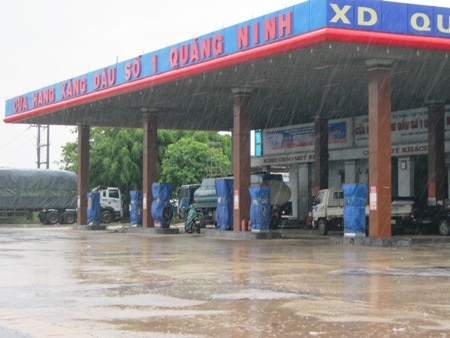 Các cây xăng đã đóng cửa.