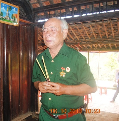 Đoàn học sinh trường THPT Dân tộc nội trú huyện Lệ Thủy đến viếng thăm tại nhà lưu niệm Đại tướng